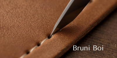 Handcrafted Bruniboi dog collar made from premium Nappa leather with expert stitching and polished brass hardware